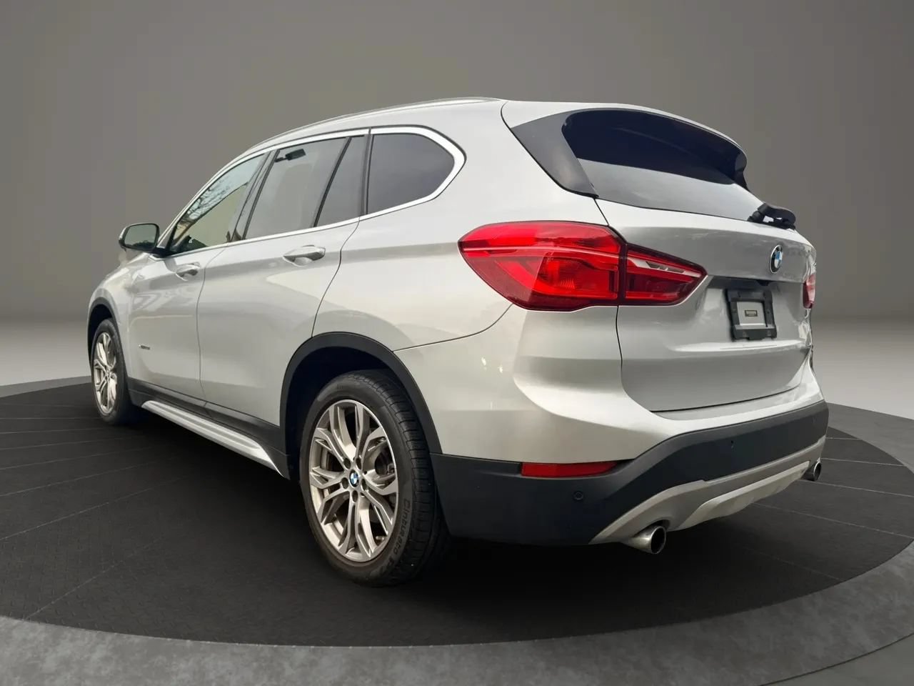 Used 2017 BMW X1 xDrive28i AWD/4WD image 7