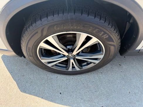Used 2017 Nissan Rogue SL w/ SL Premium Package AWD/4WD image 11