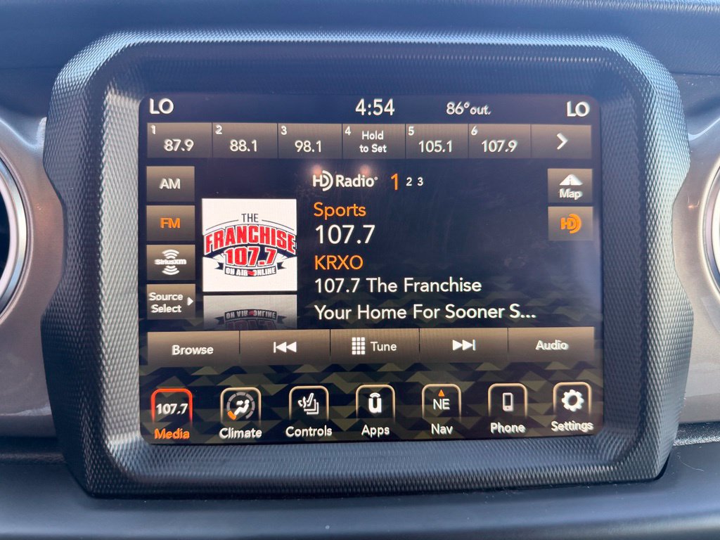 Used 2021 Jeep Wrangler Unlimited Sahara AWD/4WD image 38