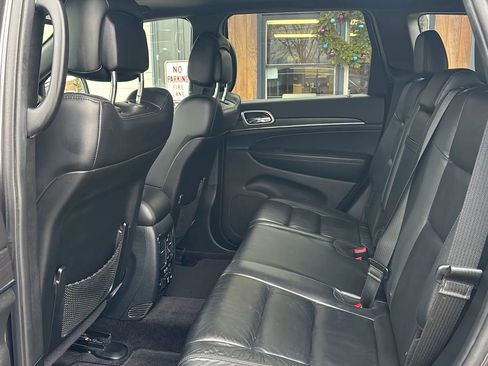 Used 2018 Jeep Grand Cherokee Limited image 20