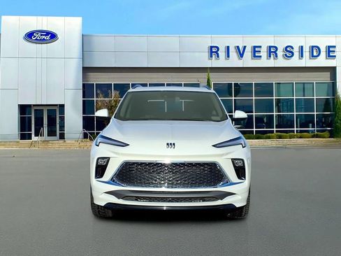 Used 2024 Buick Encore GX Avenir image 2