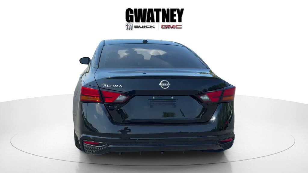 Used 2025 Nissan Altima 2.5 SV FWD image 4