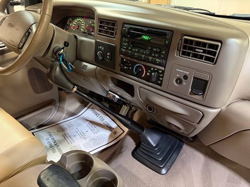Used 2002 Ford F250 Lariat AWD/4WD image 3