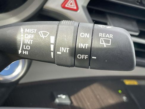 Used 2024 Toyota Sienna XLE FWD image 33