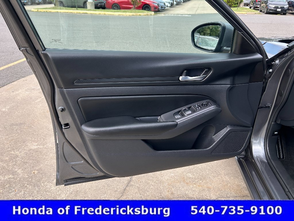 Used 2022 Nissan Altima 2.5 S FWD image 10