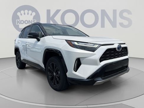 Used 2023 Toyota RAV4 XSE AWD/4WD image 10