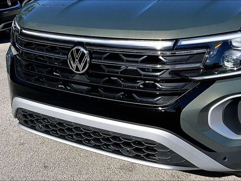 New 2026 Volkswagen Atlas Peak Edition image 11