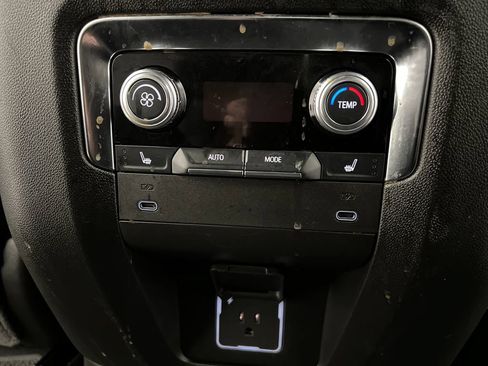 Used 2025 GMC Yukon Denali AWD/4WD image 29