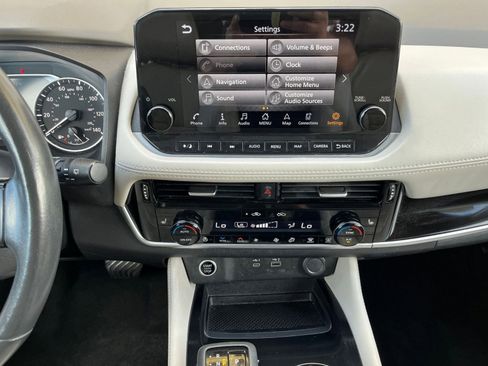 Used 2023 Nissan Rogue SL w/ SL Premium Package image 18