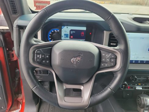 Used 2024 Ford Bronco Outer Banks w/ Sasquatch Package AWD/4WD image 21
