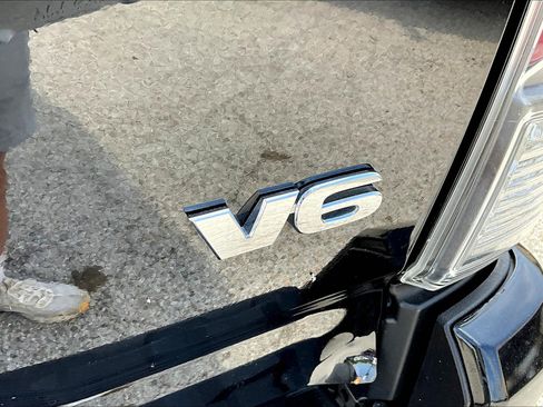 Used 2021 Toyota Tacoma TRD Sport w/ Tacoma SR5 Package image 6