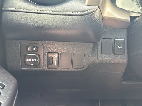 Used 2016 Toyota RAV4 XLE AWD/4WD image 32