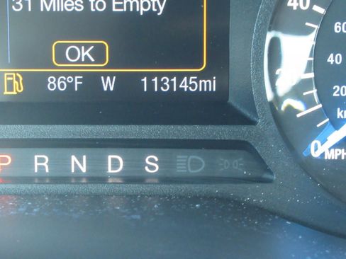 Used 2018 Ford Fusion SE FWD image 28