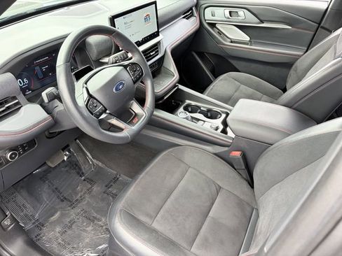 Used 2025 Ford Explorer ST AWD/4WD image 19
