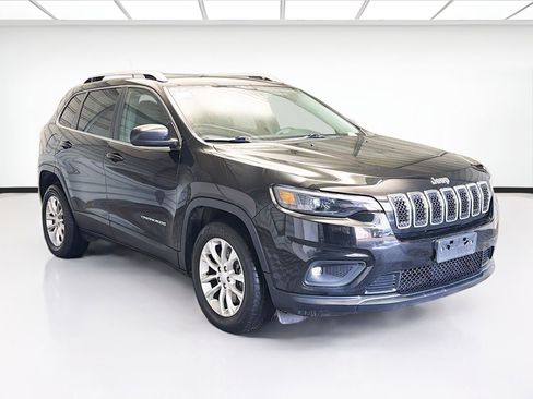 Used 2019 Jeep Cherokee Latitude w/ Popular Appearance Group image 3