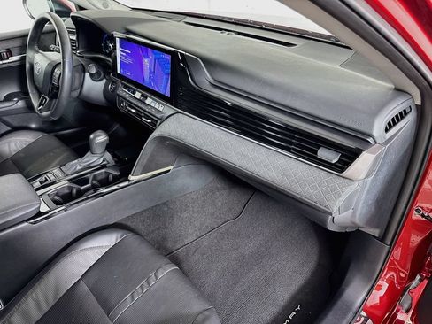 Used 2025 Toyota Camry XLE w/ Premium Package FWD image 31