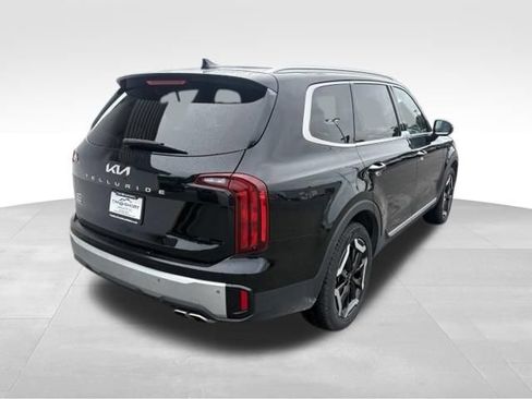 Used 2024 Kia Telluride S w/ S Sunroof Package FWD image 2