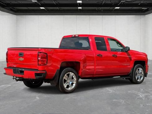 Used 2018 Chevrolet Silverado 1500 Custom w/ Custom Convenience Package AWD/4WD image 5