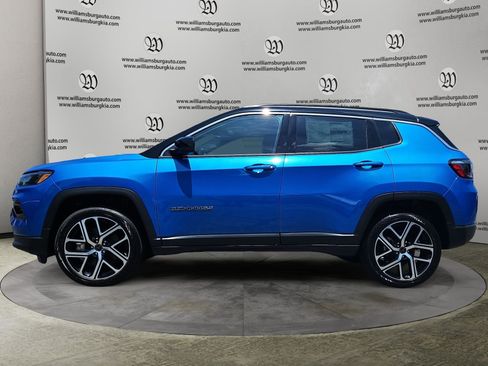 Used 2025 Jeep Compass Limited AWD/4WD image 2