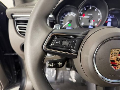Certified 2023 Porsche Macan AWD/4WD image 27