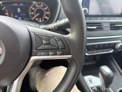 Used 2022 Nissan Altima 2.5 SV image 32