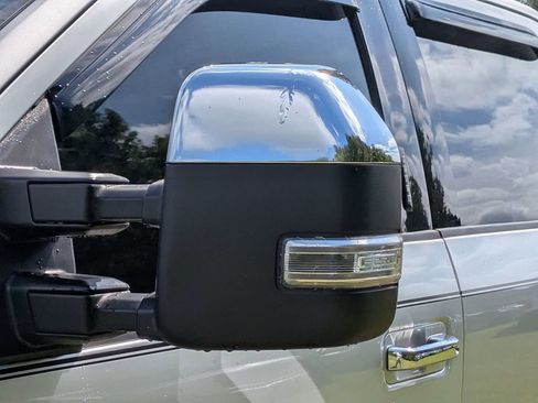 Used 2017 Ford F250 XLT w/ XLT Premium Package AWD/4WD image 11