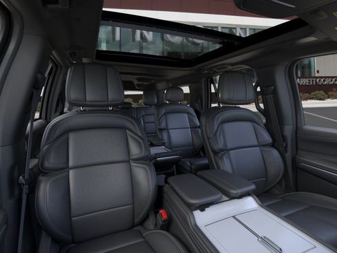 New 2025 Lincoln Navigator L Reserve w/ Jet Appearance Package AWD/4WD image 10