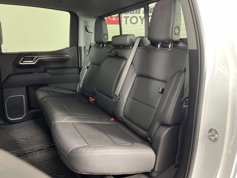 Used 2022 Chevrolet Silverado 1500 LT Trail Boss w/ LT Trail Boss Premium Package image 16