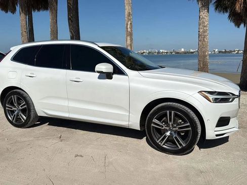 Used 2018 Volvo XC60 T5 Momentum w/ Vision Package image 8