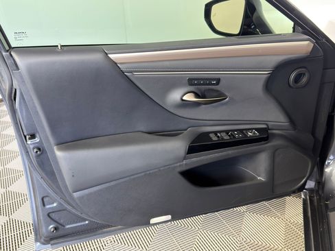 Used 2023 Lexus ES 350 F Sport w/ Accessory Package (Z2) image 22