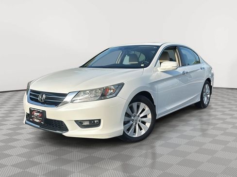 Used 2015 Honda Accord Touring image 1