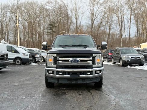 Used 2017 Ford F250 XLT w/ XLT Premium Package image 2
