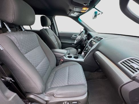 Used 2013 Ford Explorer XLT FWD image 19