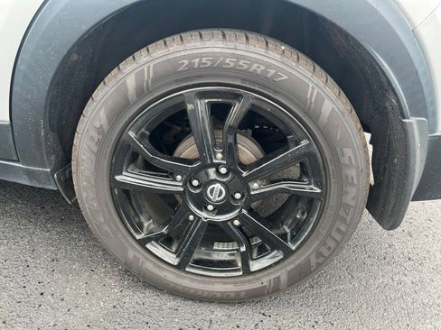 Used 2020 Nissan Kicks SR w/ SR Premium Package FWD image 10