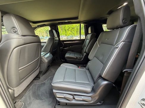 Used 2025 Cadillac Escalade ESV Sport AWD/4WD image 14
