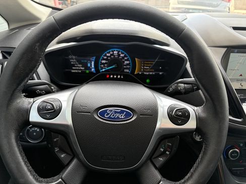 Used 2017 Ford C-MAX Titanium w/ Equipment Group 301A image 18