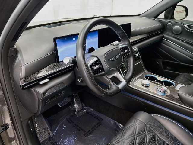 Used 2025 Genesis GV80 3.5T e-SC AWD/4WD image 9