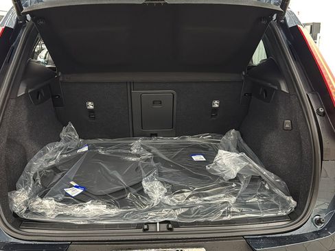 Used 2026 Volvo XC40 B4 Plus w/ Climate Package image 29