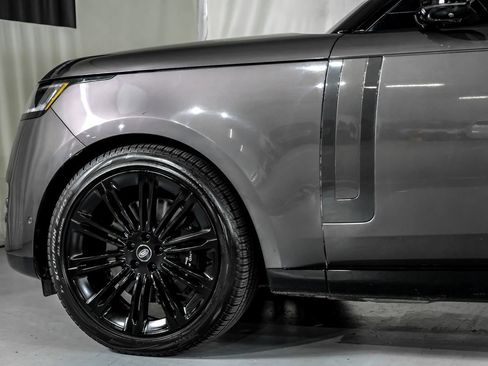 Used 2024 Land Rover Range Rover SE AWD/4WD image 12