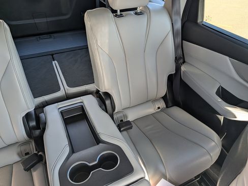 Used 2023 Acura MDX SH-AWD w/ Technology Package image 14