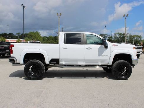 Used 2025 Chevrolet Silverado 2500 LT AWD/4WD image 13