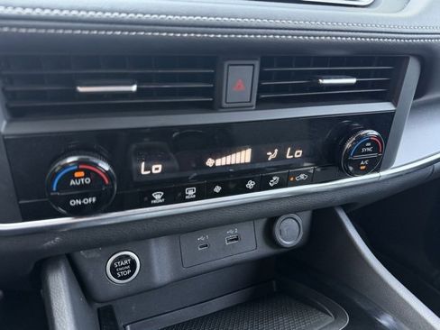 Certified 2023 Nissan Rogue SV image 21