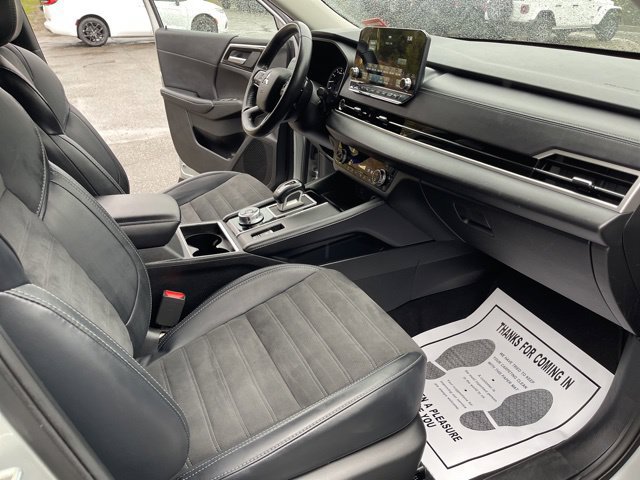 Used 2024 Mitsubishi Outlander SE AWD/4WD image 21