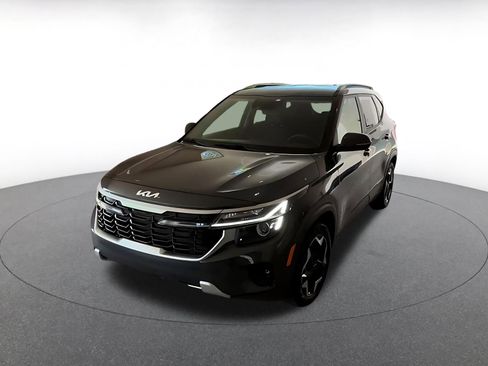 Used 2025 Kia Seltos S FWD image 7