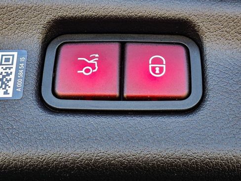 New 2026 Mercedes-Benz C 43 AMG 4MATIC Sedan image 37