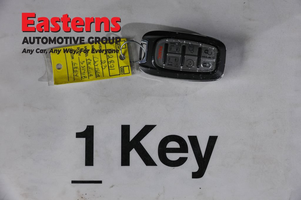 Used 2023 Chrysler Pacifica Touring-L FWD image 28
