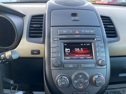 Used 2013 Kia Soul ! image 23