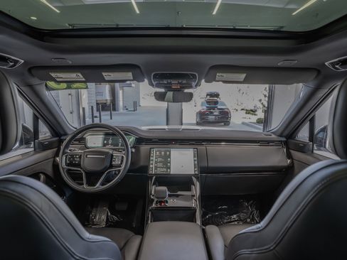 Used 2025 Land Rover Range Rover Sport SE AWD/4WD image 26