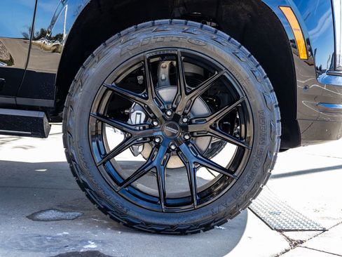 Used 2026 Cadillac Escalade ESV Platinum Sport w/ LPO, ONYX Package image 13