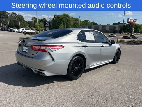 Used 2020 Toyota Camry SE FWD image 5